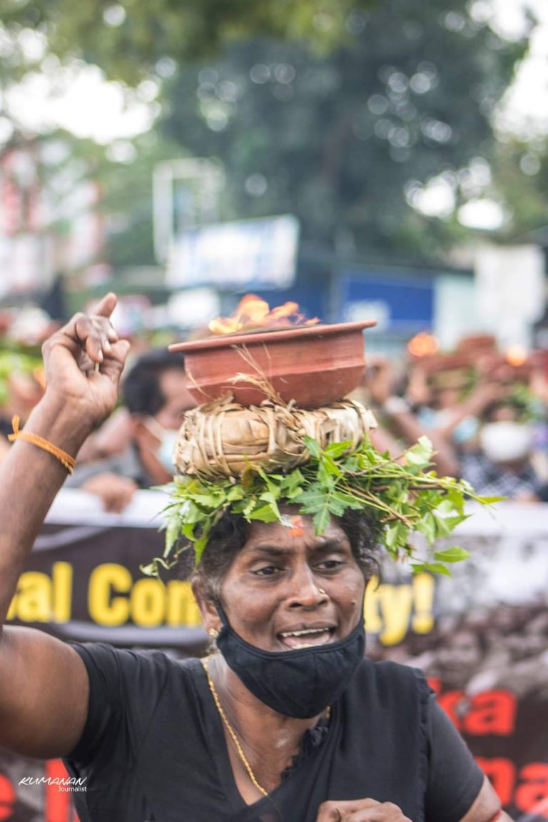 අතුරුදන්වුවන් වෙනුවෙන් යුක්තිය පතා කිලිනොච්චියේදි විරෝධතා ..