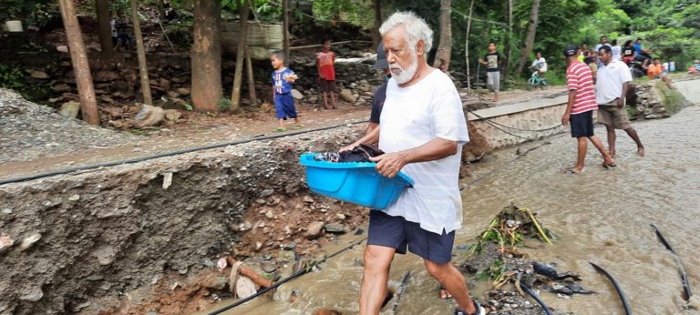 ගංවතුරෙන් පිඩාවට පත් ජනයාගේ  සහයට නැ.ටිමෝර නිදහස් අරගලයේ නායකයාත්  එක්වෙයි ..